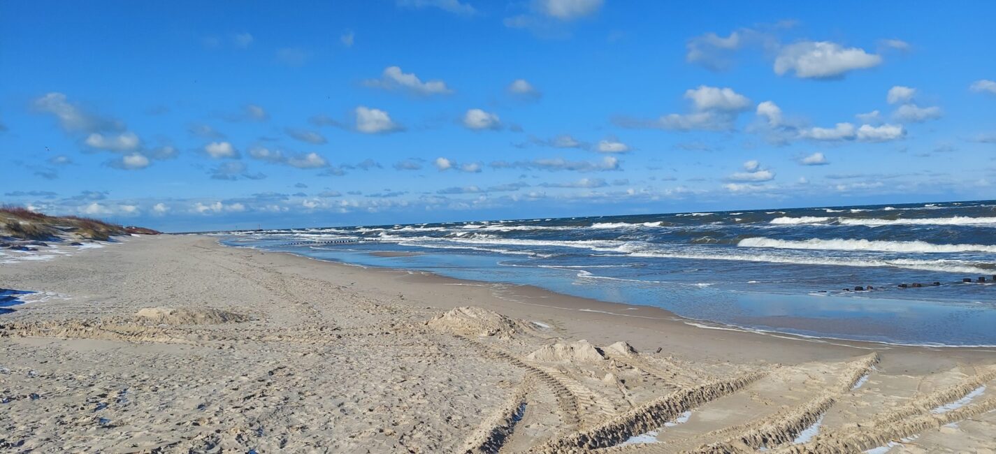 Pole namiotowo – camperowe o powierzchni 8900 metrów